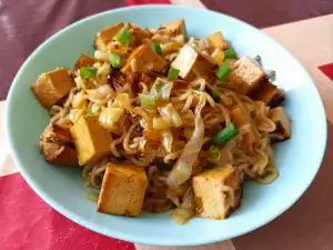 Instant Noodles with Tofu and Cabbage