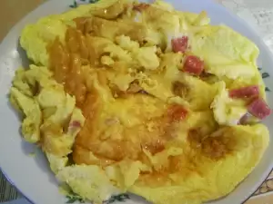 Omelette with Sausages and Cheese