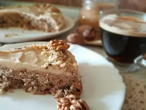 Tarta de nueces con trocitos de chocolate y café