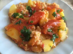 Arroz al horno con patatas y tomates