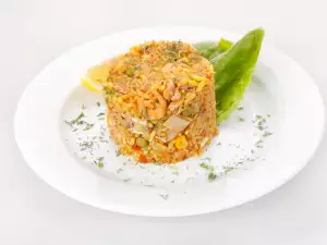 Вареный рис с овощами