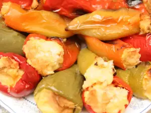 Peppers with Eggs, Cheese and Feta Cheese