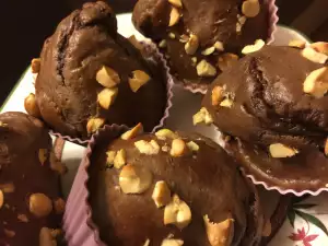 Muffins met chocolade, koffie en noten