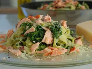 Salmon Fettuccine with Parsley