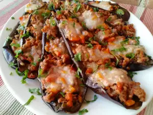 Berenjenas rellenas de carne picada y verduras