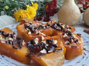 Gebackener Kürbis mit Schokolade und Mandeln