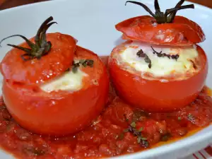 Tomates al horno con huevos