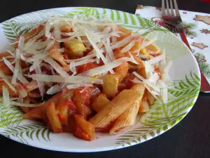 Penne Nudeln mit Zucchini und Auberginen