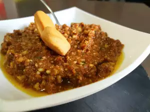 Pesto Rosso mit getrockneten Tomaten