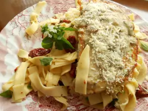 Pollo Francese con Fettuccine Alfredo