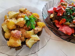 Carne de pui cu dovlecel, cartofi și parmezan