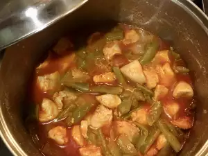 Spicy Green Bean and Chicken Stew