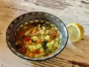 Hühnersuppe mit viel Gemüse