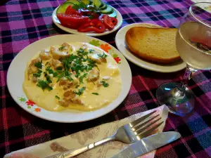 Chicken with Processed Cheese and Cream