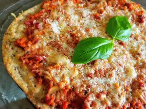 Pizza Bolognese cu parmezan și carne tocată