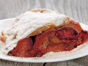 Strudel with Plums