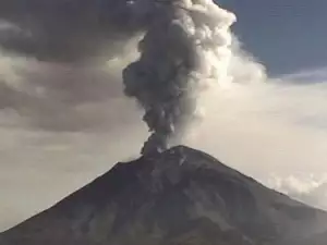 НЛО ли е това! Вижте какво заснеха над вулкана Попокатепетъл