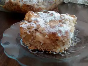 Quick Cake with Apples for the Nativity Fast