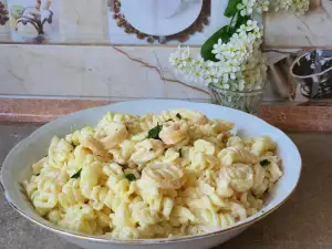 Fusilli mit Tintenfisch und Mayonnaisoße