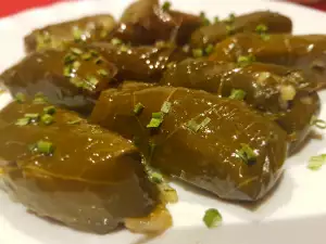 Lean Vine Leaf Sarma with Leeks