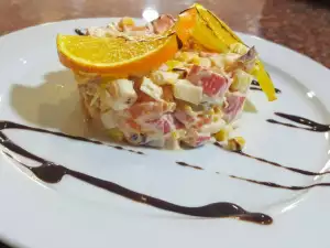 Feestelijke salade met inktvis