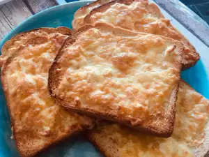 Oven-Baked Bread Slices with Eggs