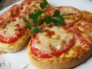 Sandwiches with tomatoes