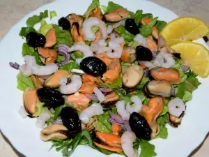 Ensalada primaveral con mejillones y gambas