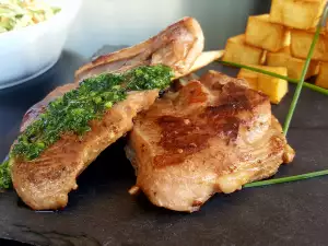 Filetes de muslo de pavo con pesto de perejil