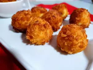 Breaded Cheese Bites with Cornflakes