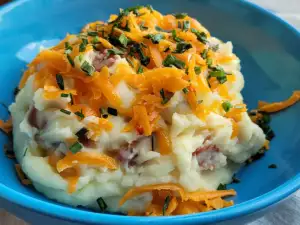 Mashed Potatoes with Bacon and Cheddar Cheese