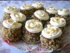 Mini Apfel-Cupcakes mit Birnenfüllung