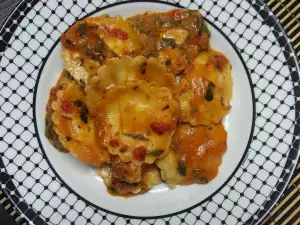 Selbstgemachte Ravioli mit Hähnchen und Spinat