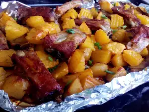 Pork Ribs with Potatoes in Foil