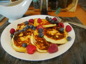 Russische pannenkoeken met bessen