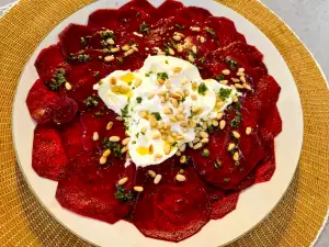 Salat mit Roter Bete und Burrata