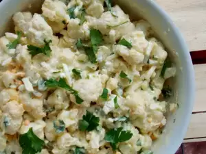 Salade met geblancheerde bloemkool