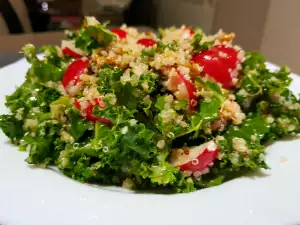 Salat mit Grünkohl und Quinoa