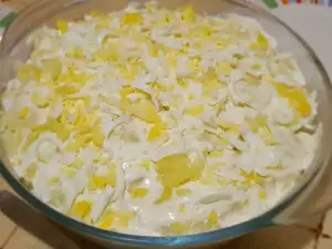 Картофельный салат со сливочным сыром и майонезом