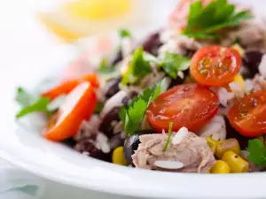 Mediterranean Tuna Salad