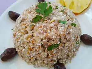 Salat mit Buchweizen und Hüttenkäse