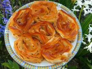 Makedonska Sarajlija - baklava sa orasima, grizom i smeđim šećerom