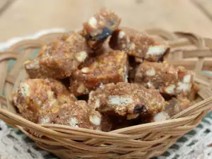 Chocolate Bars with Cornflakes and Raisins