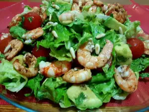 Ensalada verde con gambas y aguacate