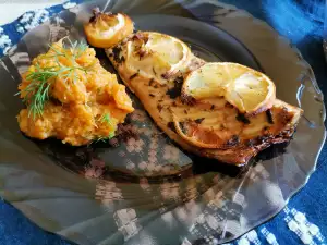 Caballa al horno con apio de monte y limón