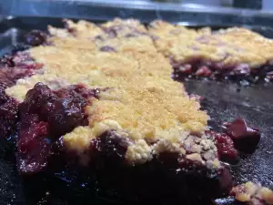 Pastel de frutas del bosque fácil