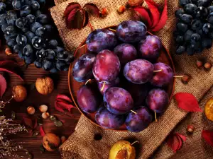 Benefits and Properties of Plums