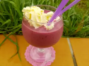 Smoothie cu zmeură și afine