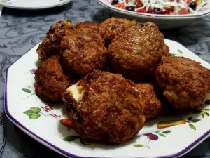 Juicy Meatballs with Filling