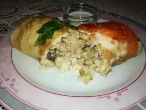 Crepes con pollo, champiñones y queso